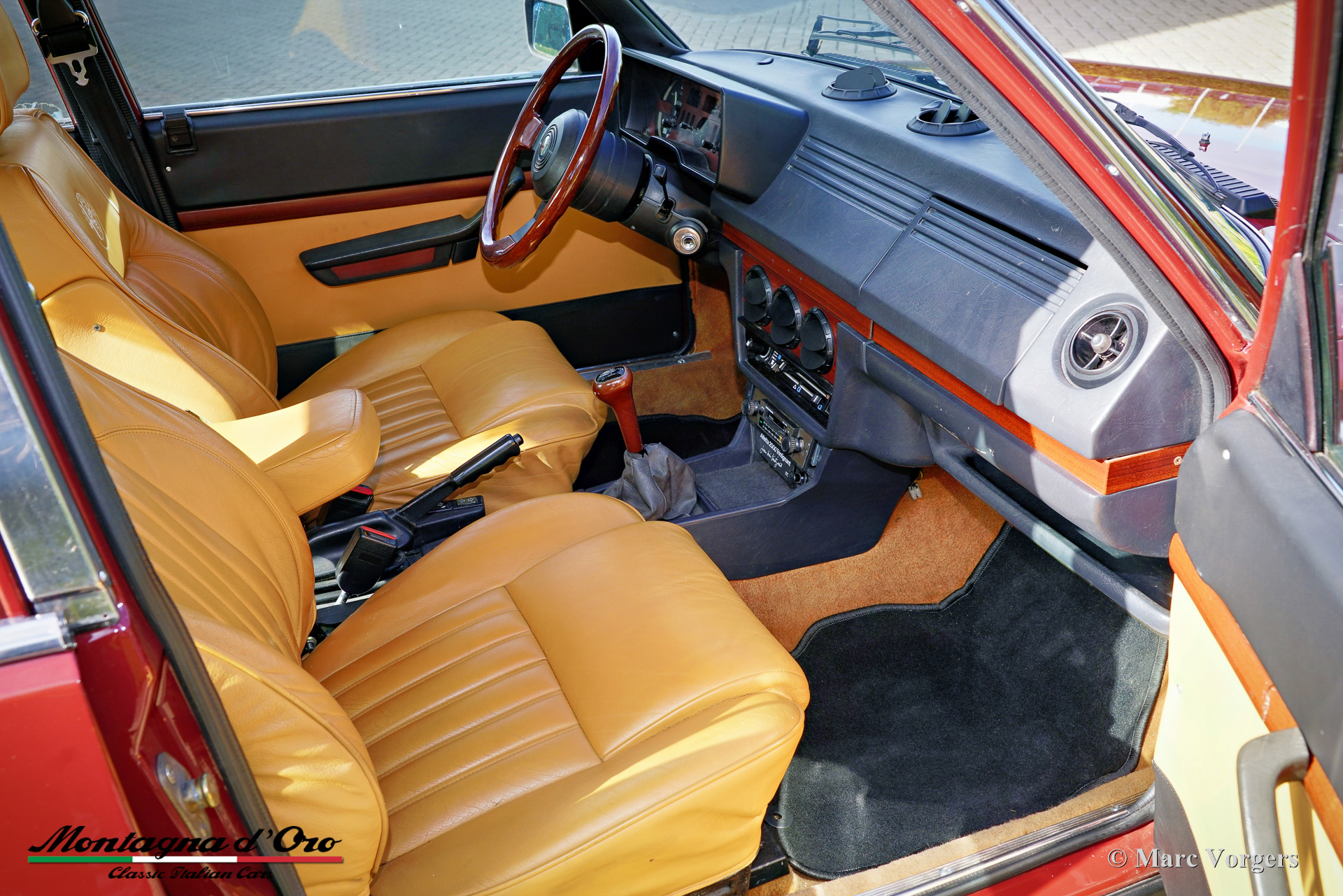 Alfa-Romeo-Alfetta-2000-Trintignant-1984-Rosso-Veneziano-AR537-11