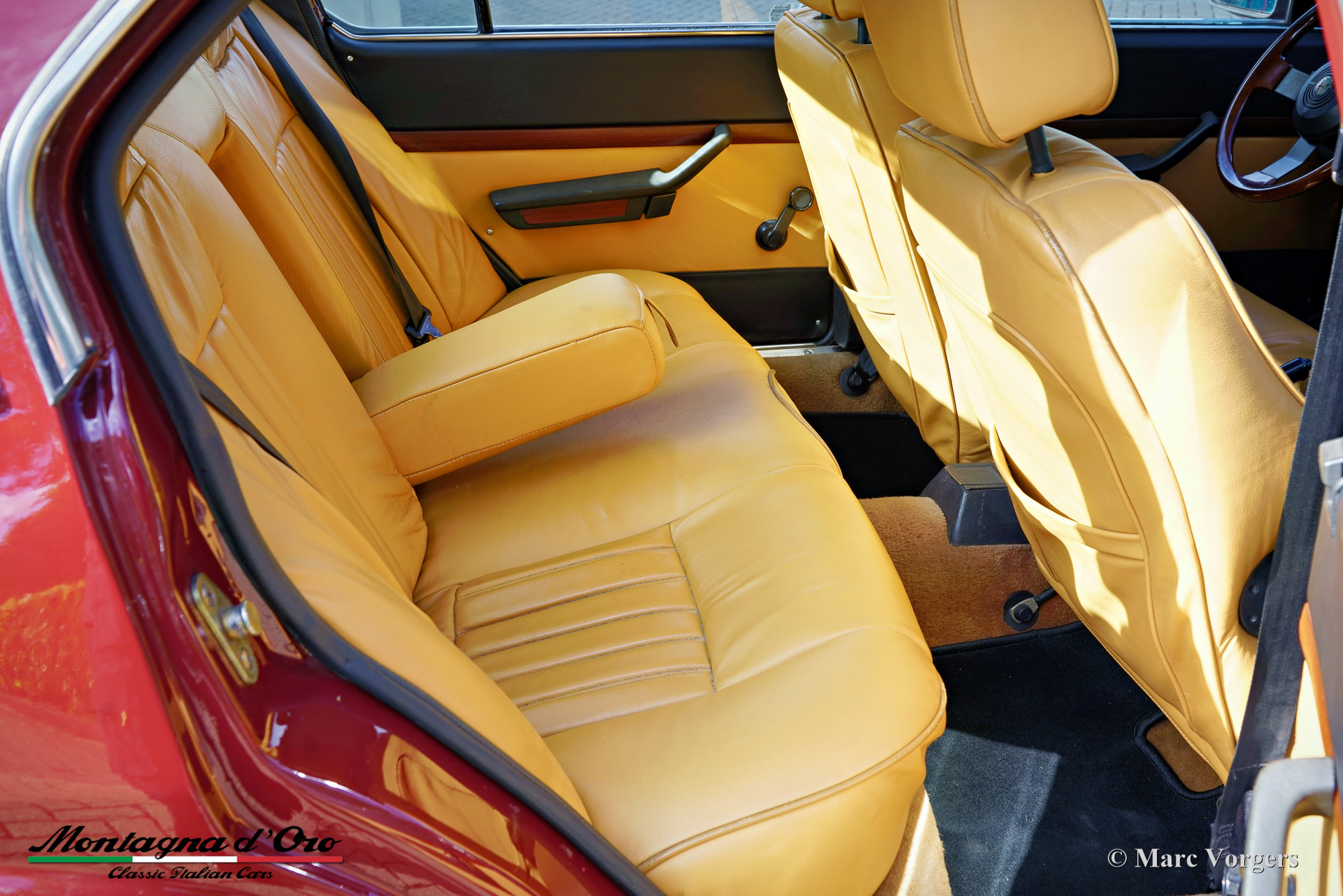 Alfa-Romeo-Alfetta-2000-Trintignant-1984-Rosso-Veneziano-AR537-16