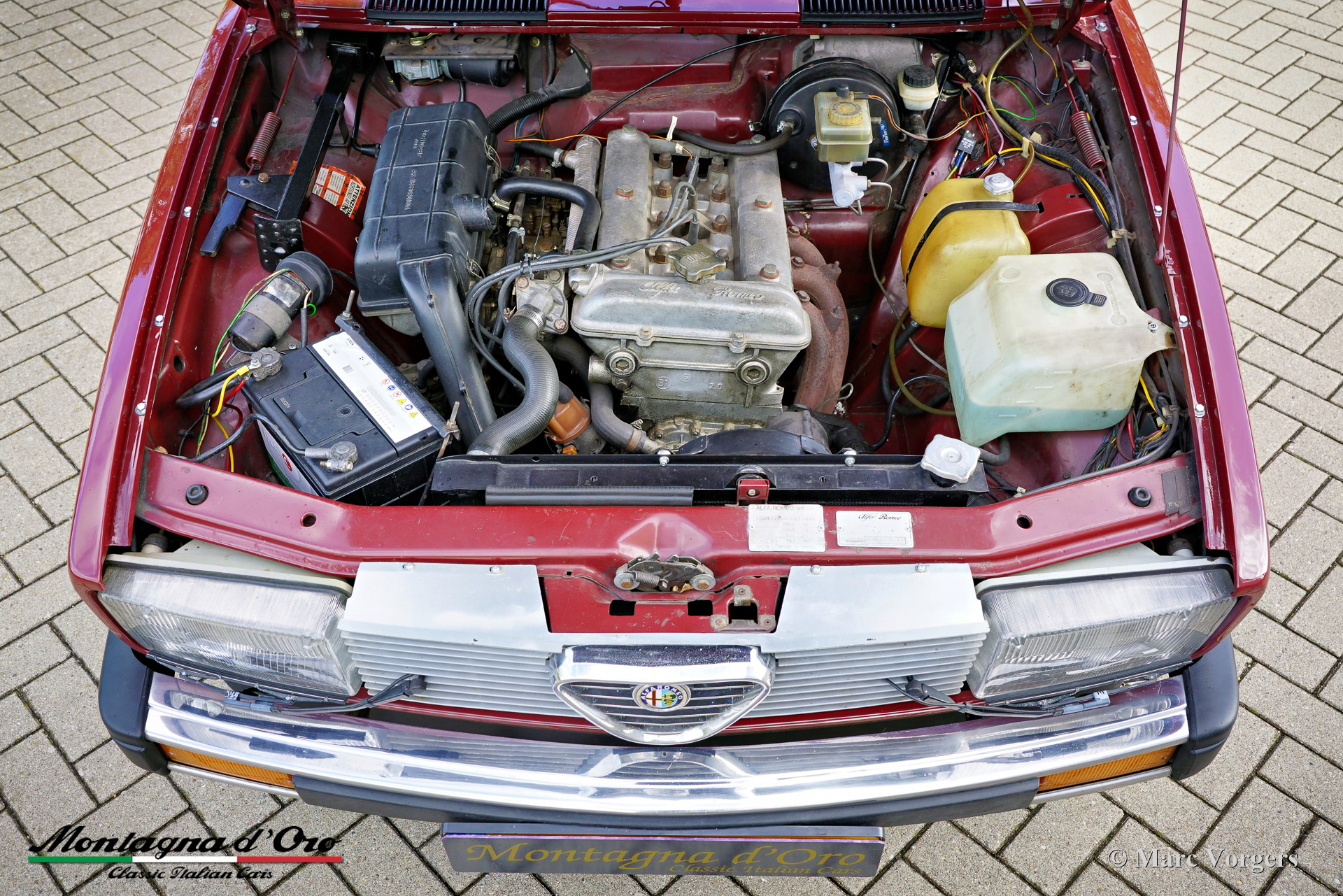 Alfa-Romeo-Alfetta-2000-Trintignant-1984-Rosso-Veneziano-AR537-20