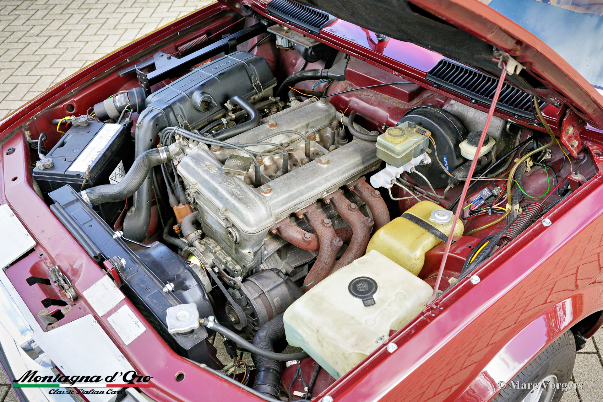 Alfa-Romeo-Alfetta-2000-Trintignant-1984-Rosso-Veneziano-AR537-21