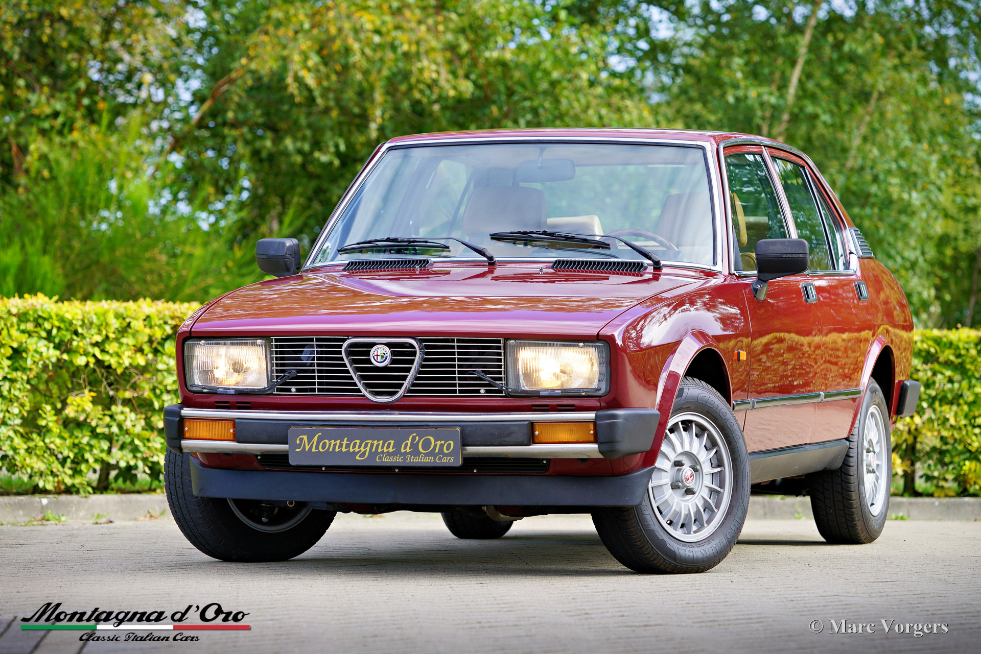 Alfa-Romeo-Alfetta-2000-Trintignant-1984-Rosso-Veneziano-AR537-22