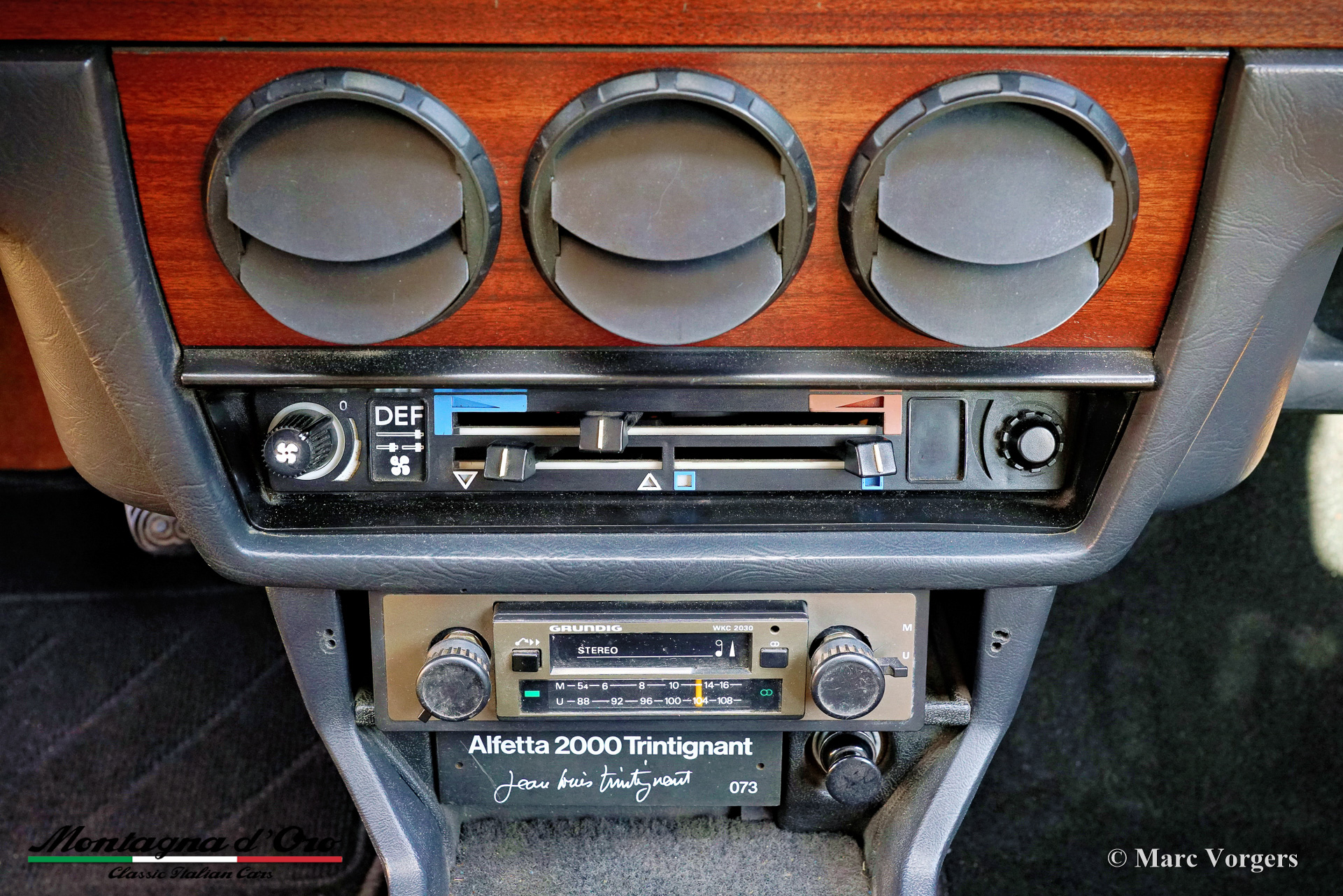 Alfa-Romeo-Alfetta-2000-Trintignant-1984-Rosso-Veneziano-AR537-32