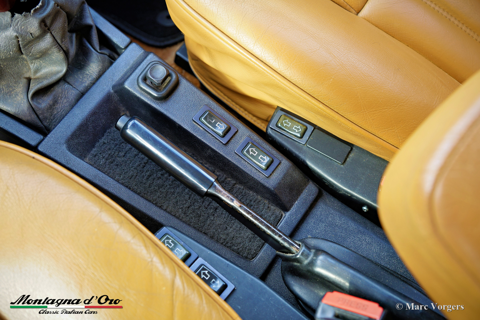 Alfa-Romeo-Alfetta-2000-Trintignant-1984-Rosso-Veneziano-AR537-35