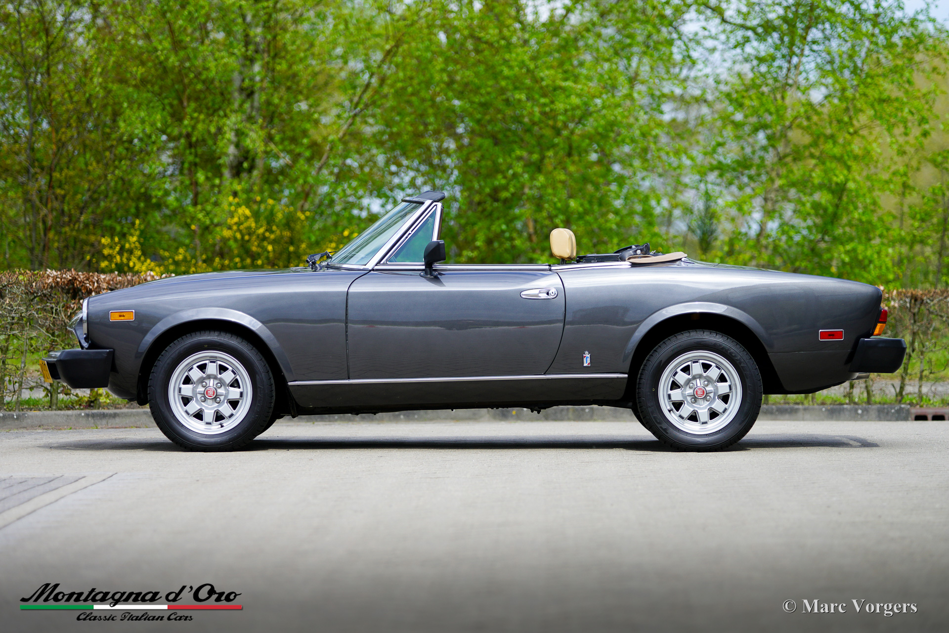 Fiat-spider-2000-Turbo-USA-1982-Dark-Grey-Gris-Fonce-Metallic-02