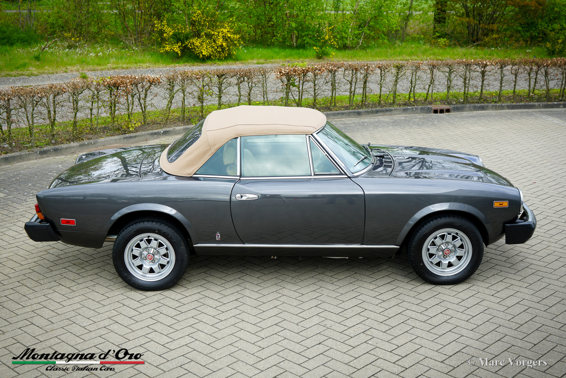 Fiat-spider-2000-Turbo-USA-1982-Dark-Grey-Gris-Fonce-Metallic-48