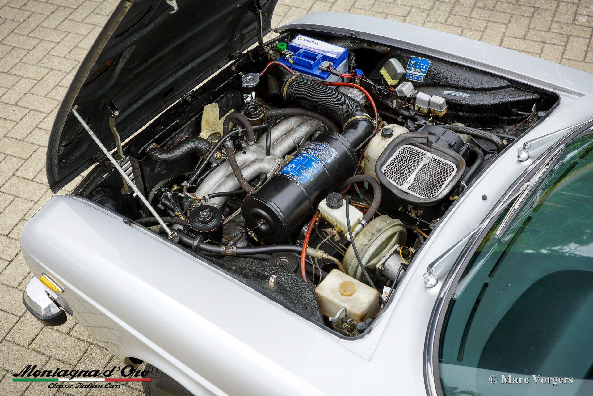 Lancia-2000-HF-Coupe-Silver-Argent-Silber-Metallic-21