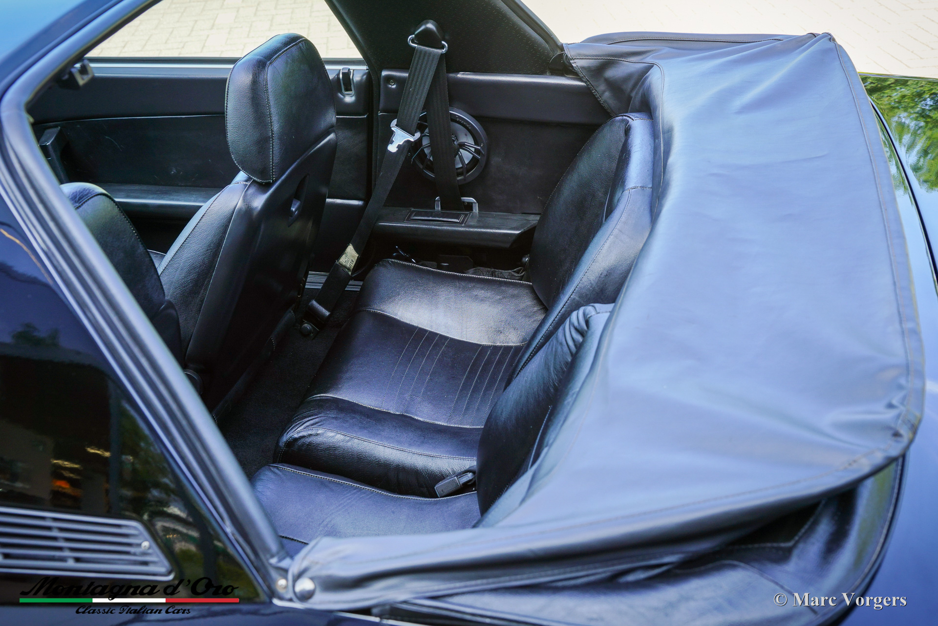 Lancia-Beta-2000-Spider-Zagato-1981-John-Player-Special-Black-Gold-11