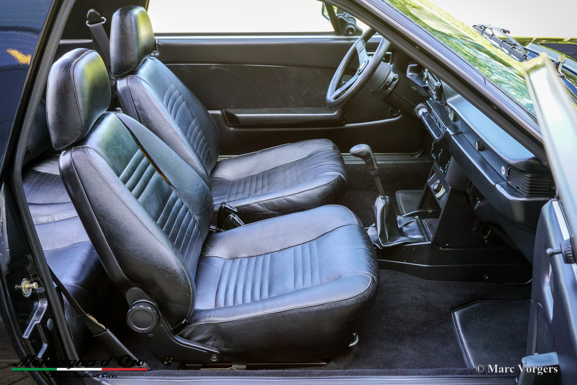 Lancia-Beta-2000-Spider-Zagato-1981-John-Player-Special-Black-Gold-15