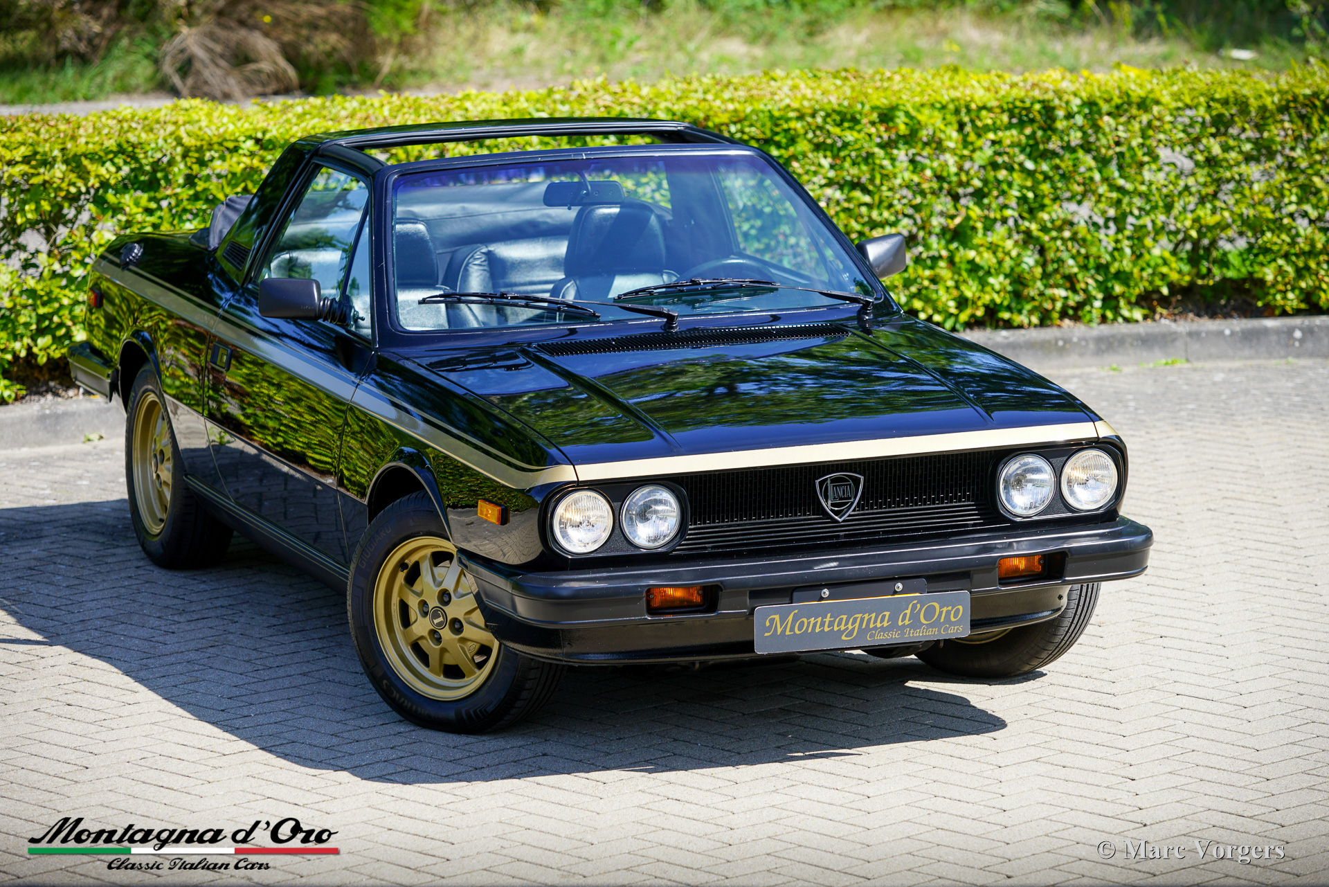 Lancia-Beta-2000-Spider-Zagato-1981-John-Player-Special-Black-Gold-19