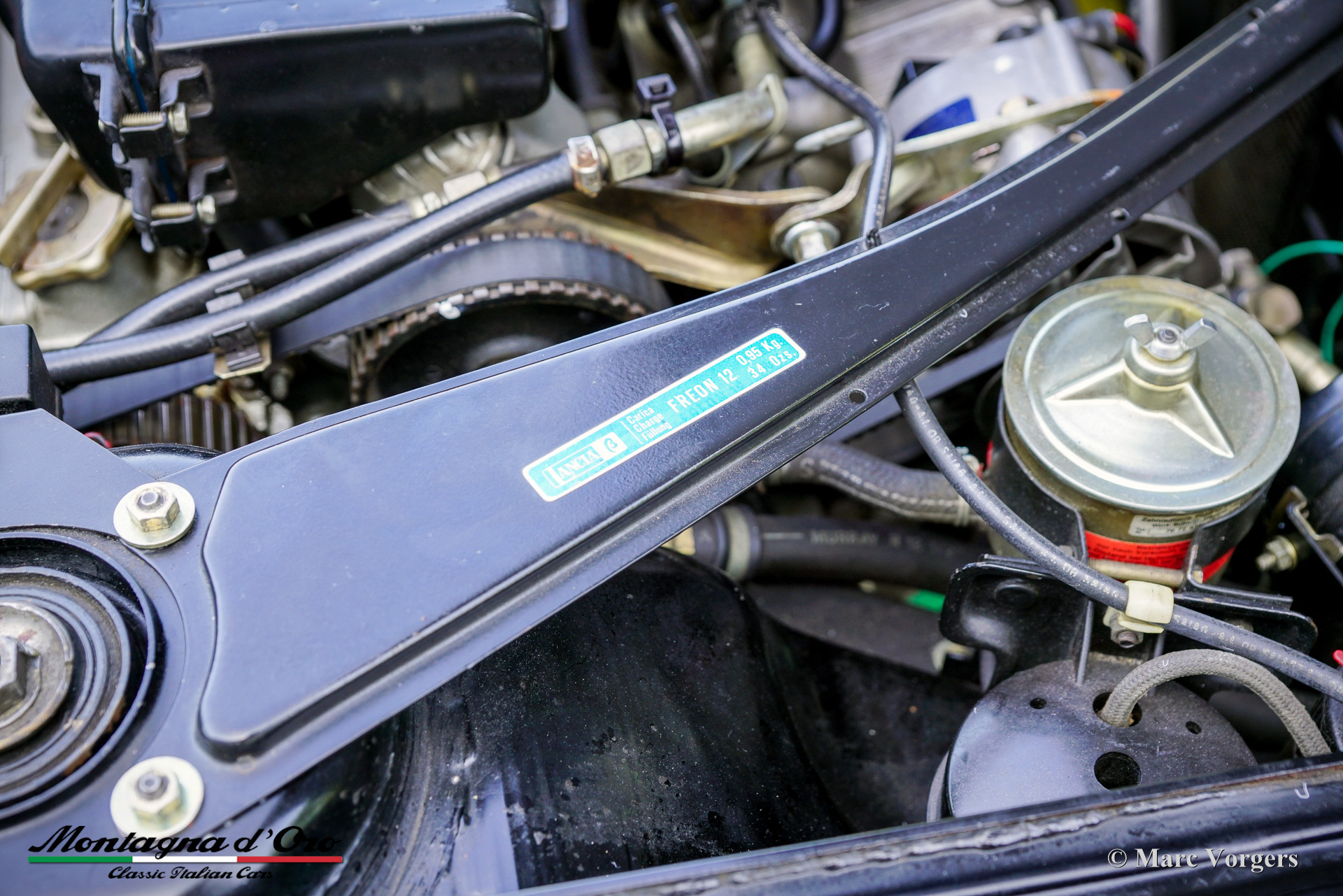 Lancia-Beta-2000-Spider-Zagato-1981-John-Player-Special-Black-Gold-25