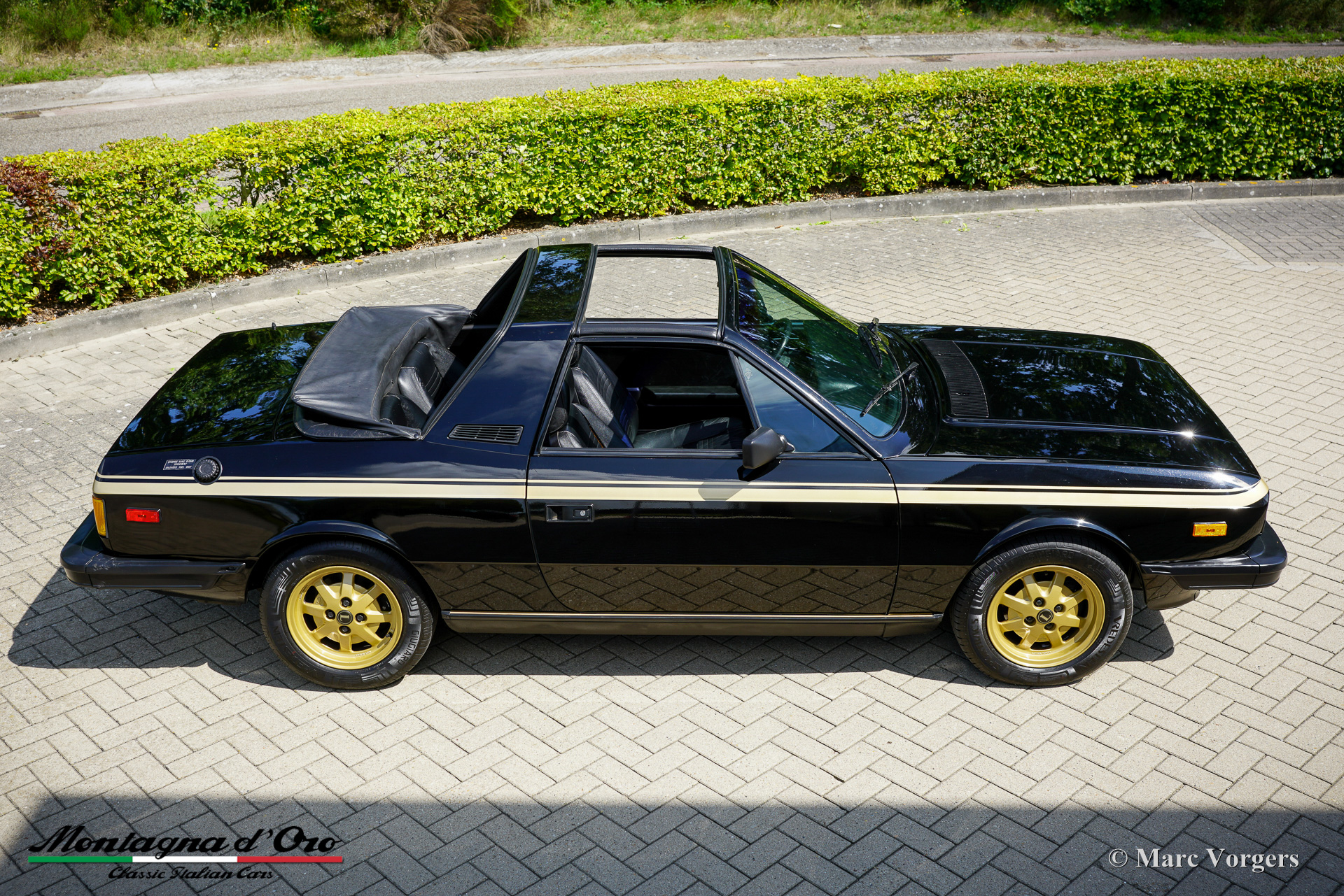 Lancia-Beta-2000-Spider-Zagato-1981-John-Player-Special-Black-Gold-29