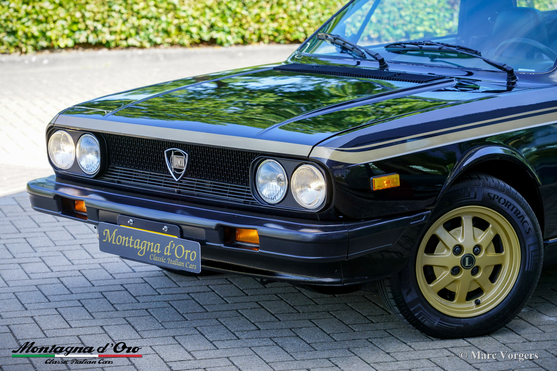 Lancia-Beta-2000-Spider-Zagato-1981-John-Player-Special-Black-Gold-32