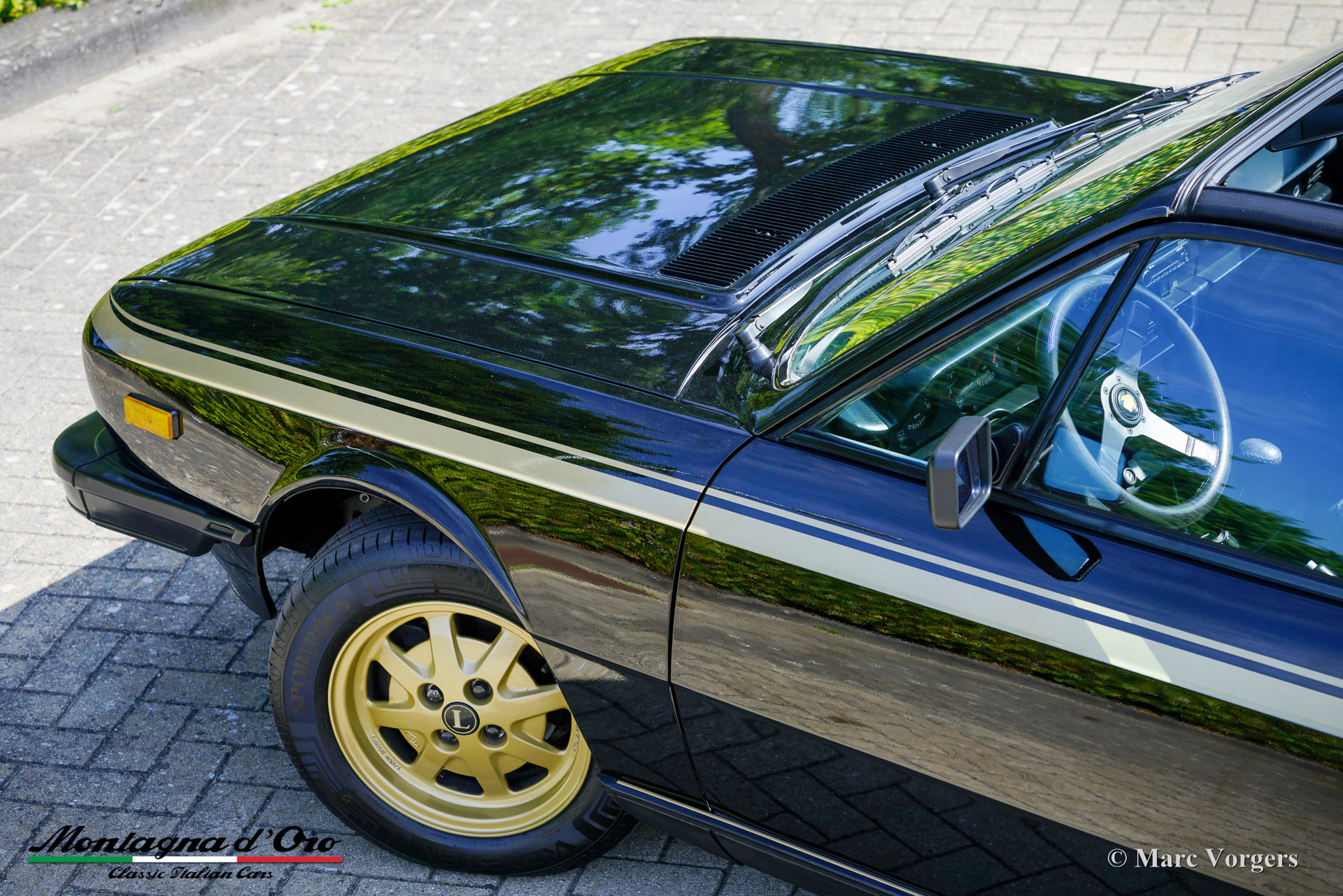 Lancia-Beta-2000-Spider-Zagato-1981-John-Player-Special-Black-Gold-34