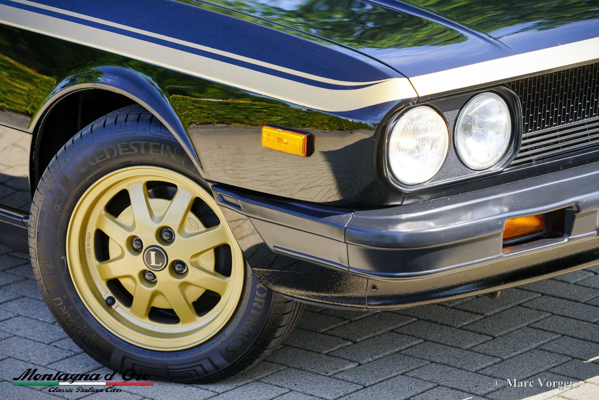 Lancia-Beta-2000-Spider-Zagato-1981-John-Player-Special-Black-Gold-35