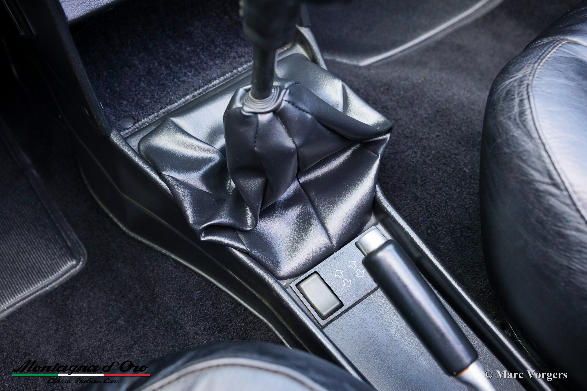 Lancia-Beta-2000-Spider-Zagato-1981-John-Player-Special-Black-Gold-39