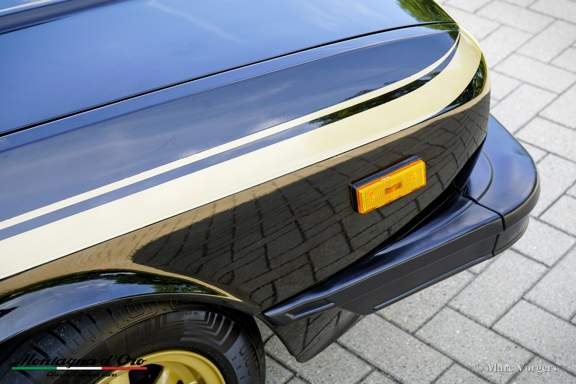 Lancia-Beta-2000-Spider-Zagato-1981-John-Player-Special-Black-Gold-46