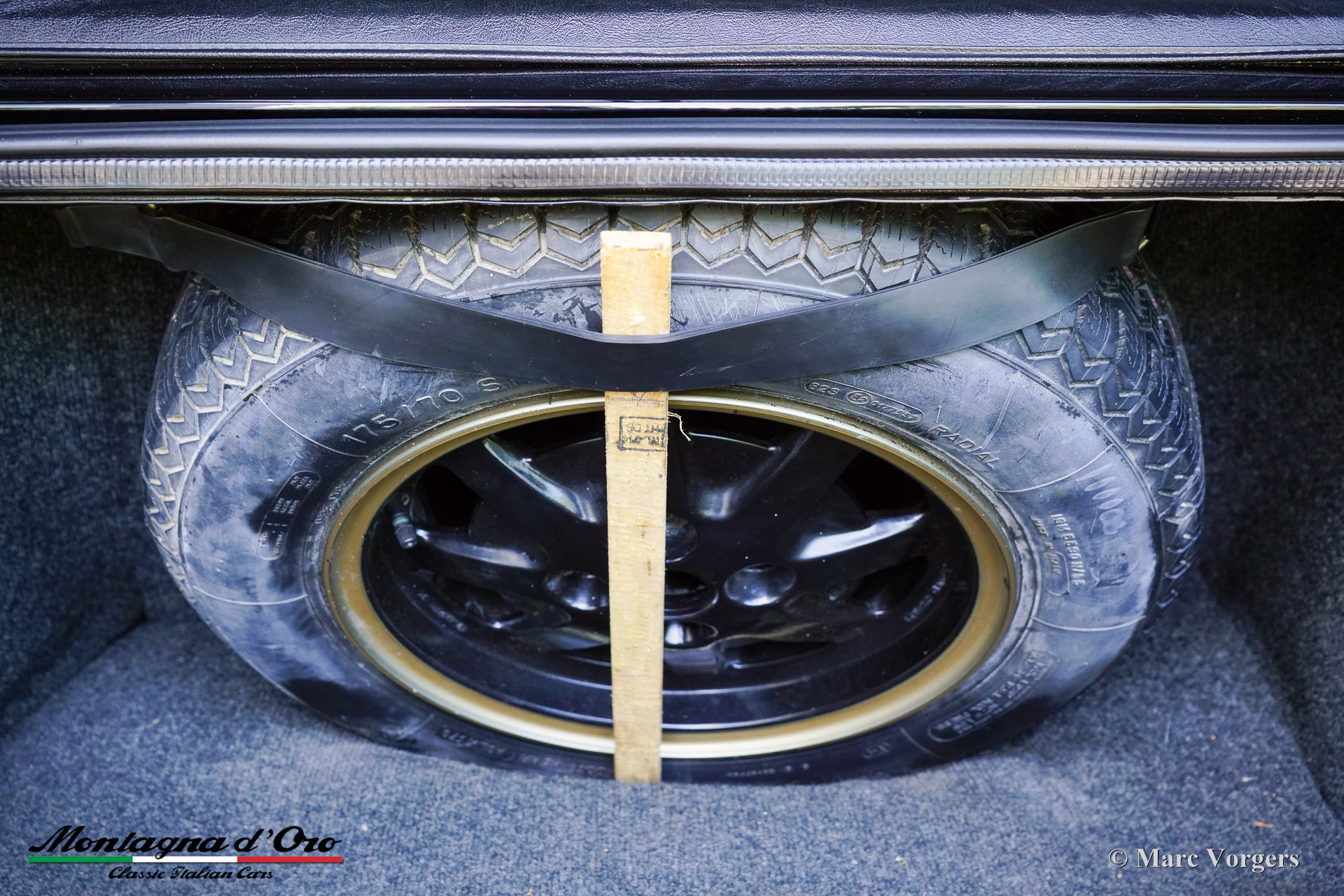 Lancia-Beta-2000-Spider-Zagato-1981-John-Player-Special-Black-Gold-63