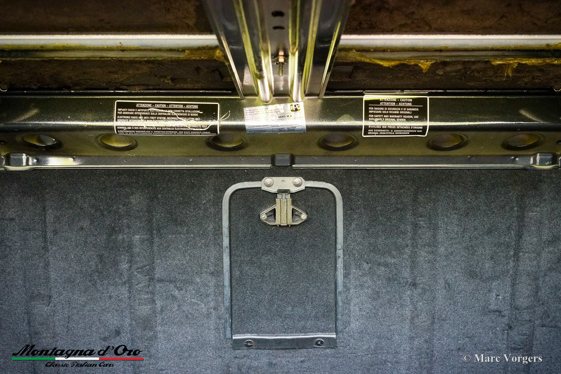 Lancia-Thema-Turbo-16V-LX-1993-Nero-632-Black-Noir-Schwarz-47