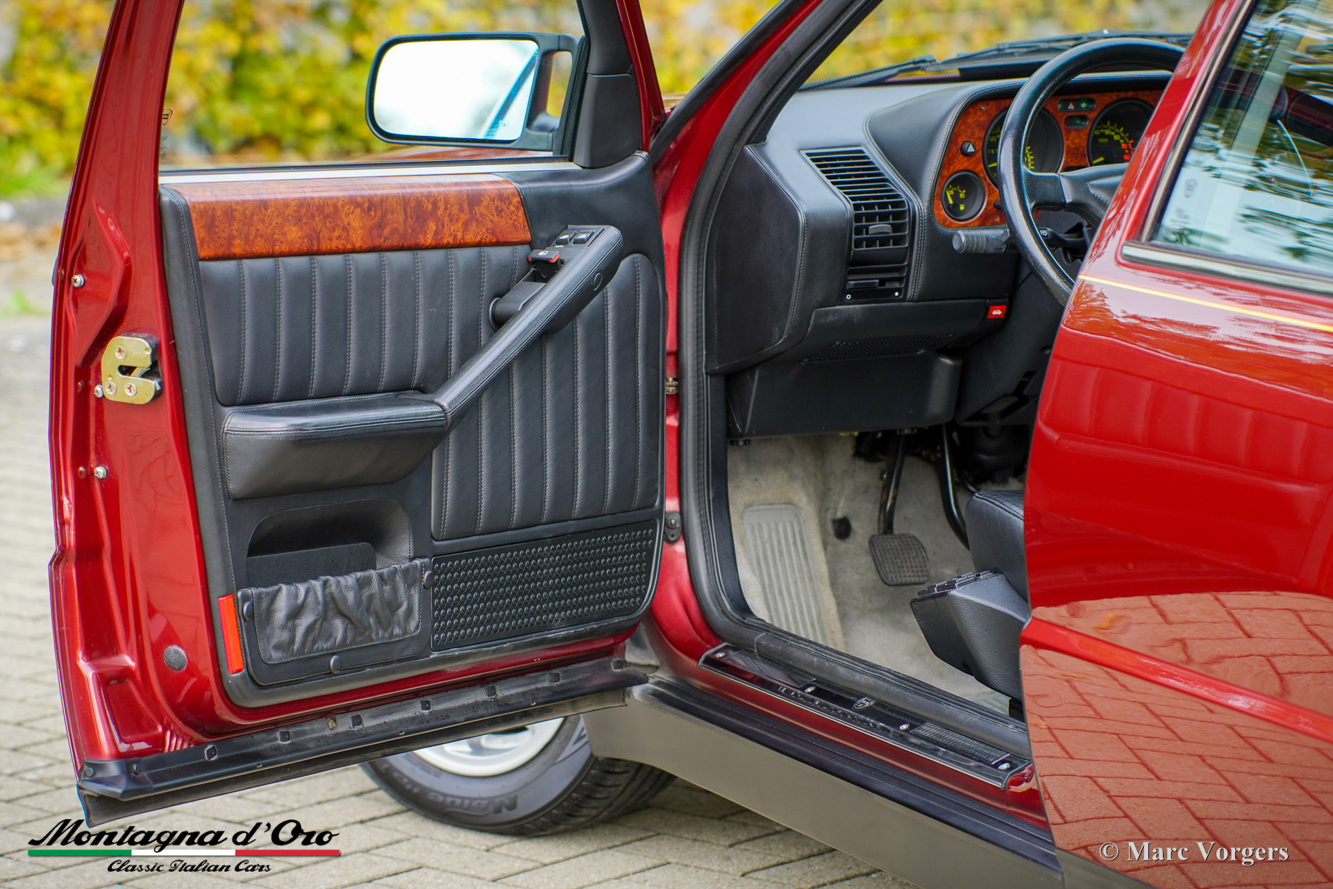 Lancia_Thema_Ferrari_8_32_1988_Rosso_Winner_Red_Rouge_Rot_Metallic_04