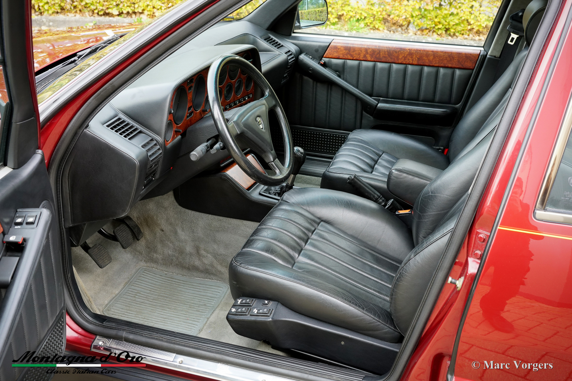 Lancia_Thema_Ferrari_8_32_1988_Rosso_Winner_Red_Rouge_Rot_Metallic_05