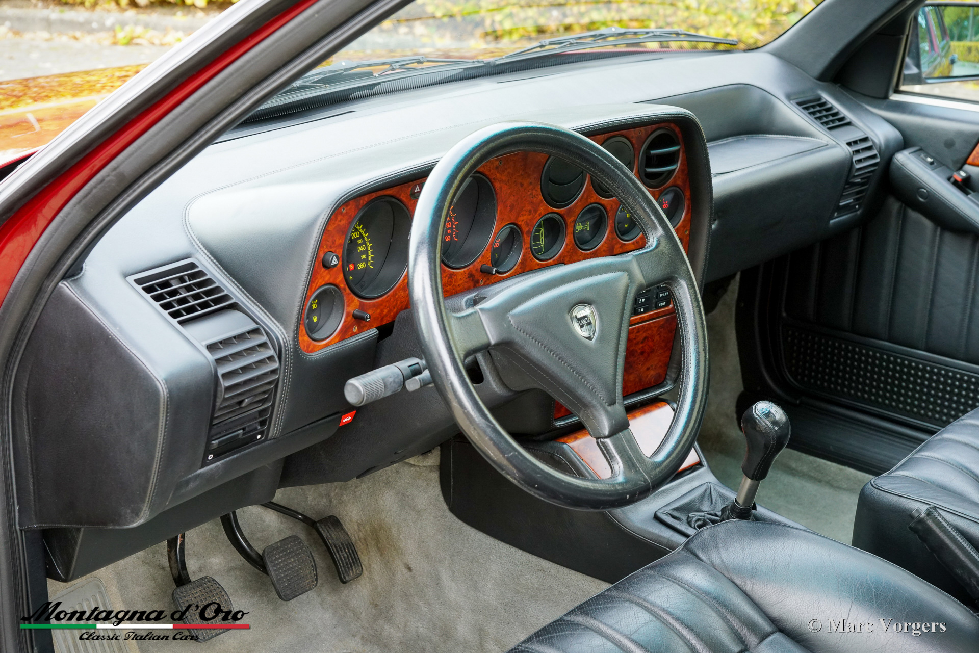 Lancia_Thema_Ferrari_8_32_1988_Rosso_Winner_Red_Rouge_Rot_Metallic_07