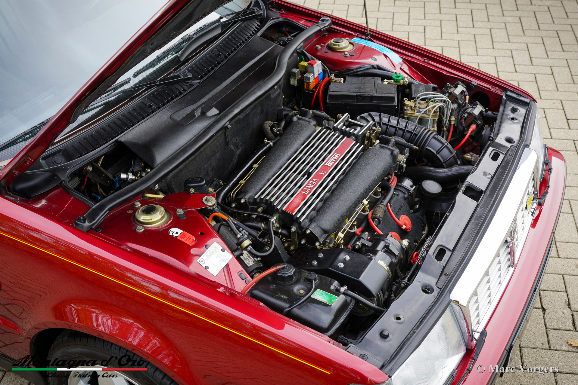 Lancia_Thema_Ferrari_8_32_1988_Rosso_Winner_Red_Rouge_Rot_Metallic_25