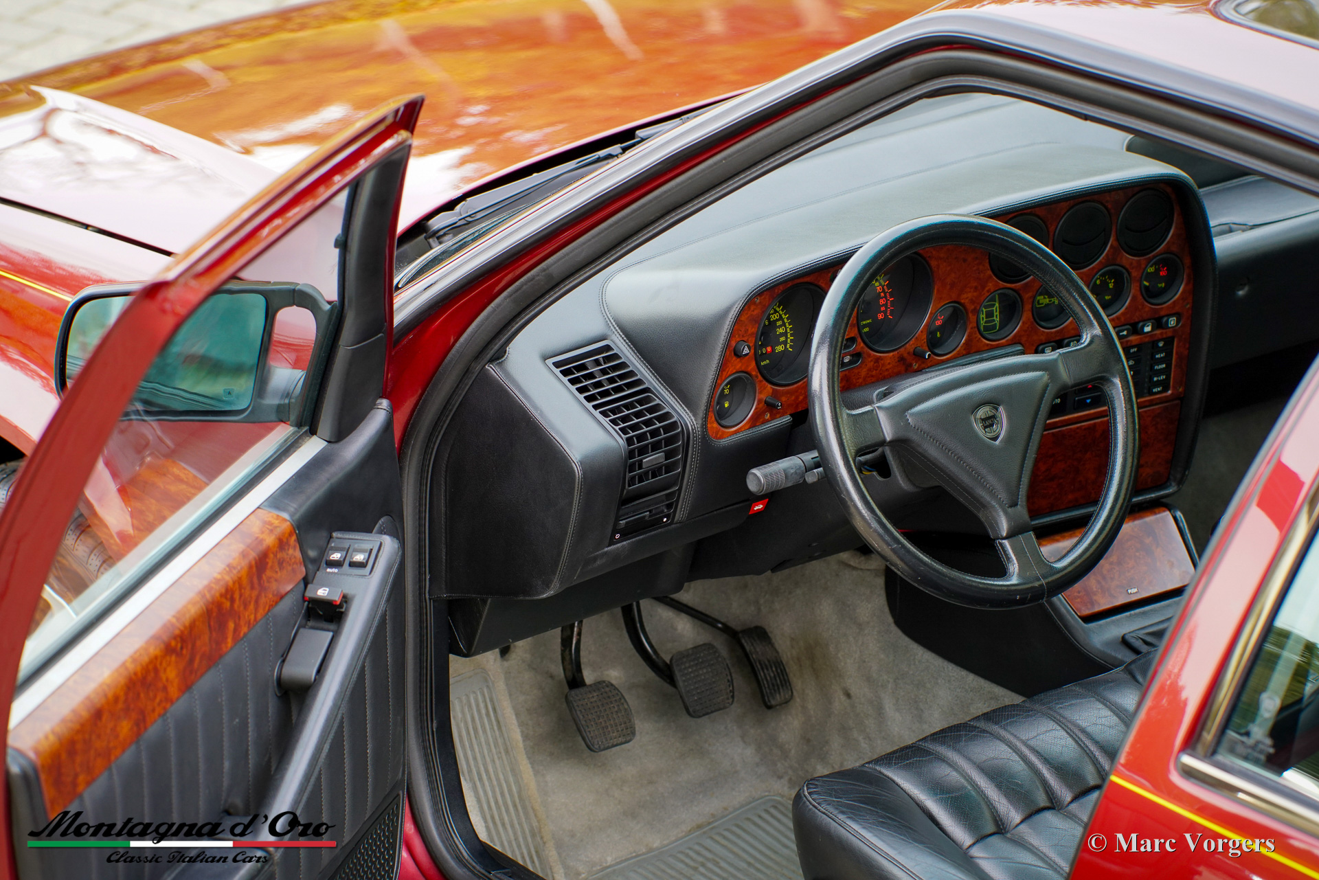 Lancia_Thema_Ferrari_8_32_1988_Rosso_Winner_Red_Rouge_Rot_Metallic_45