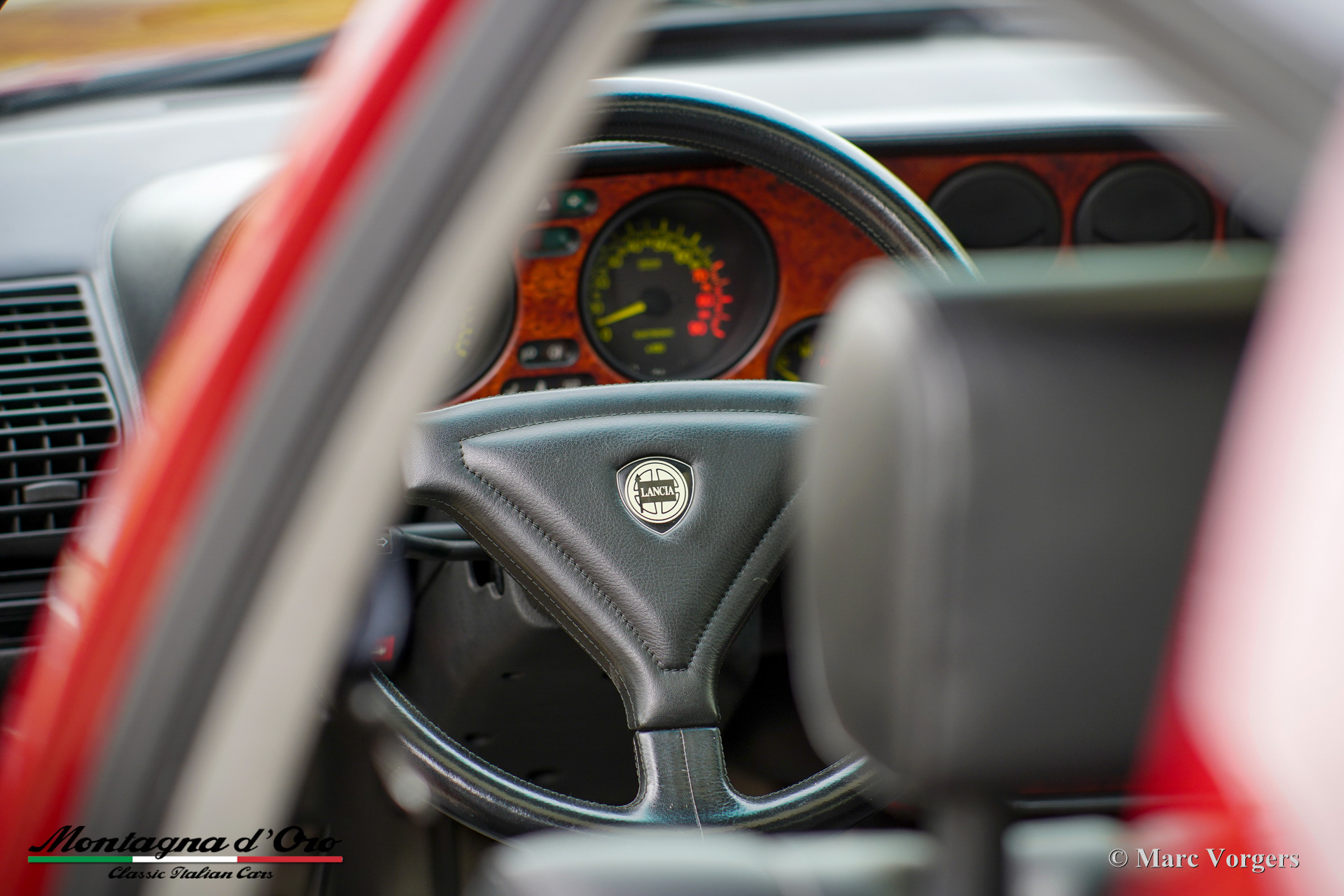 Lancia_Thema_Ferrari_8_32_1988_Rosso_Winner_Red_Rouge_Rot_Metallic_46