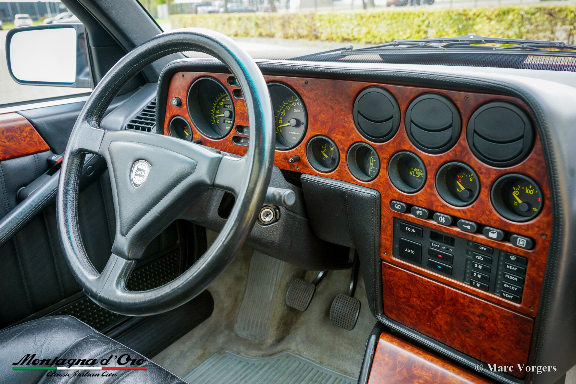 Lancia_Thema_Ferrari_8_32_1988_Rosso_Winner_Red_Rouge_Rot_Metallic_50