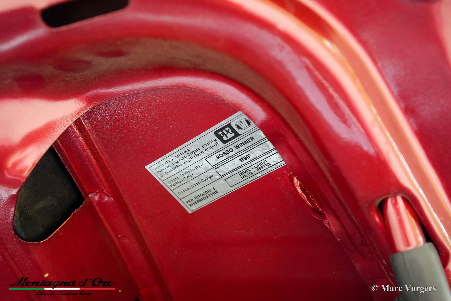 Lancia_Thema_Ferrari_8_32_1988_Rosso_Winner_Red_Rouge_Rot_Metallic_72